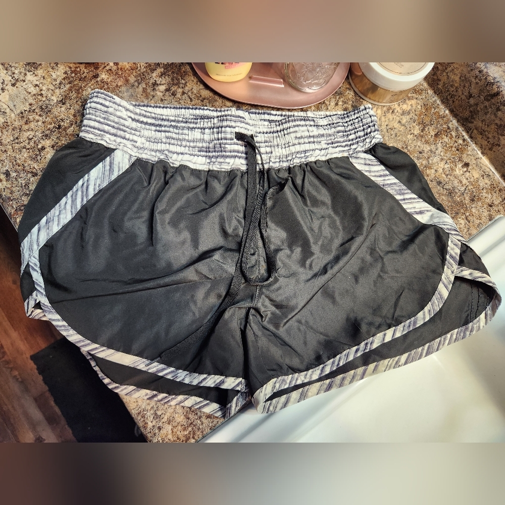 Energy Zone Running Shorts - S